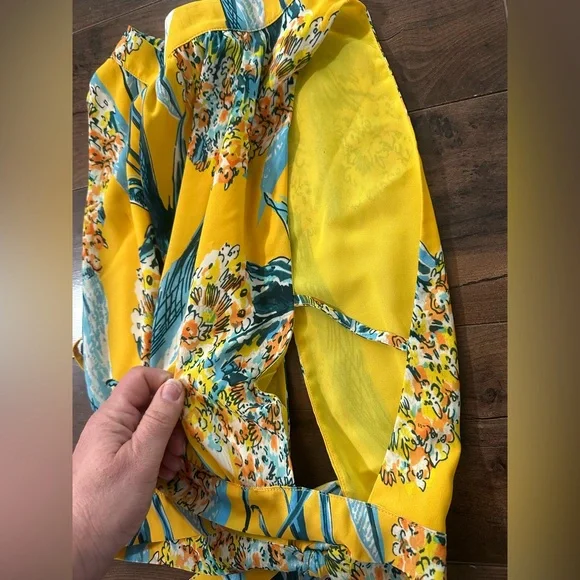 The Room Yellow Tropical Floral Tie Back Blouse Tank Top Medium Resort - Picture 2 of 6